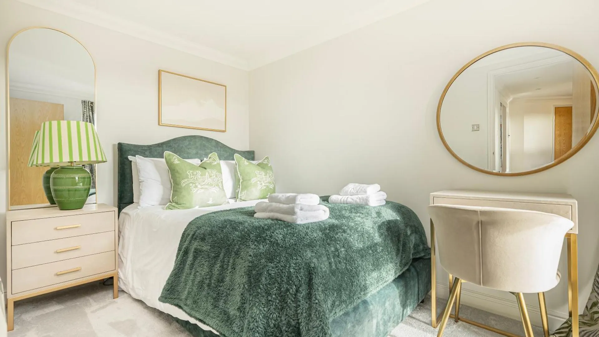 The View Greenwich - Luxury River Thames Apartment London